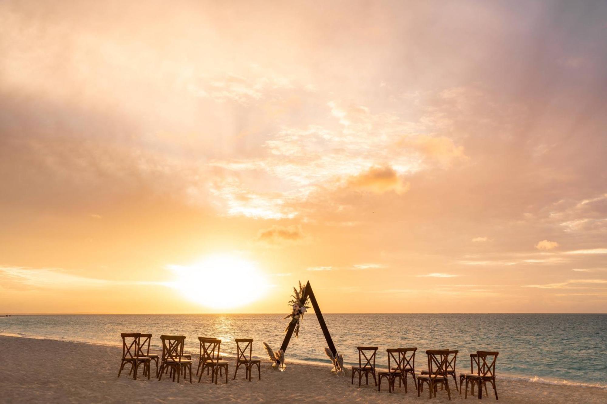 Hotel The Ritz-Carlton, Turks & Caicos Grace Bay Esterno foto